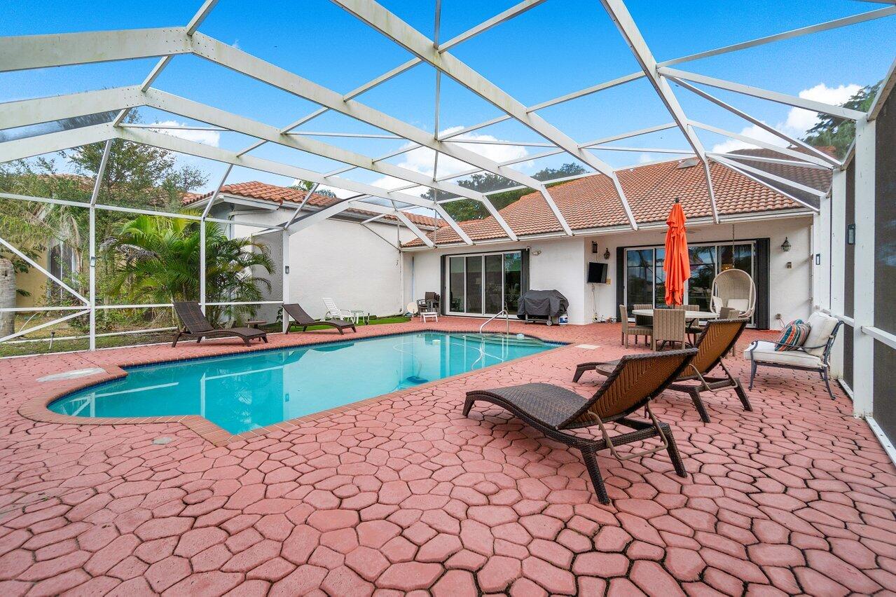 8700 Vía Reale Boca Raton, FL 33496 - Photo 51 of 70 Pool/patio