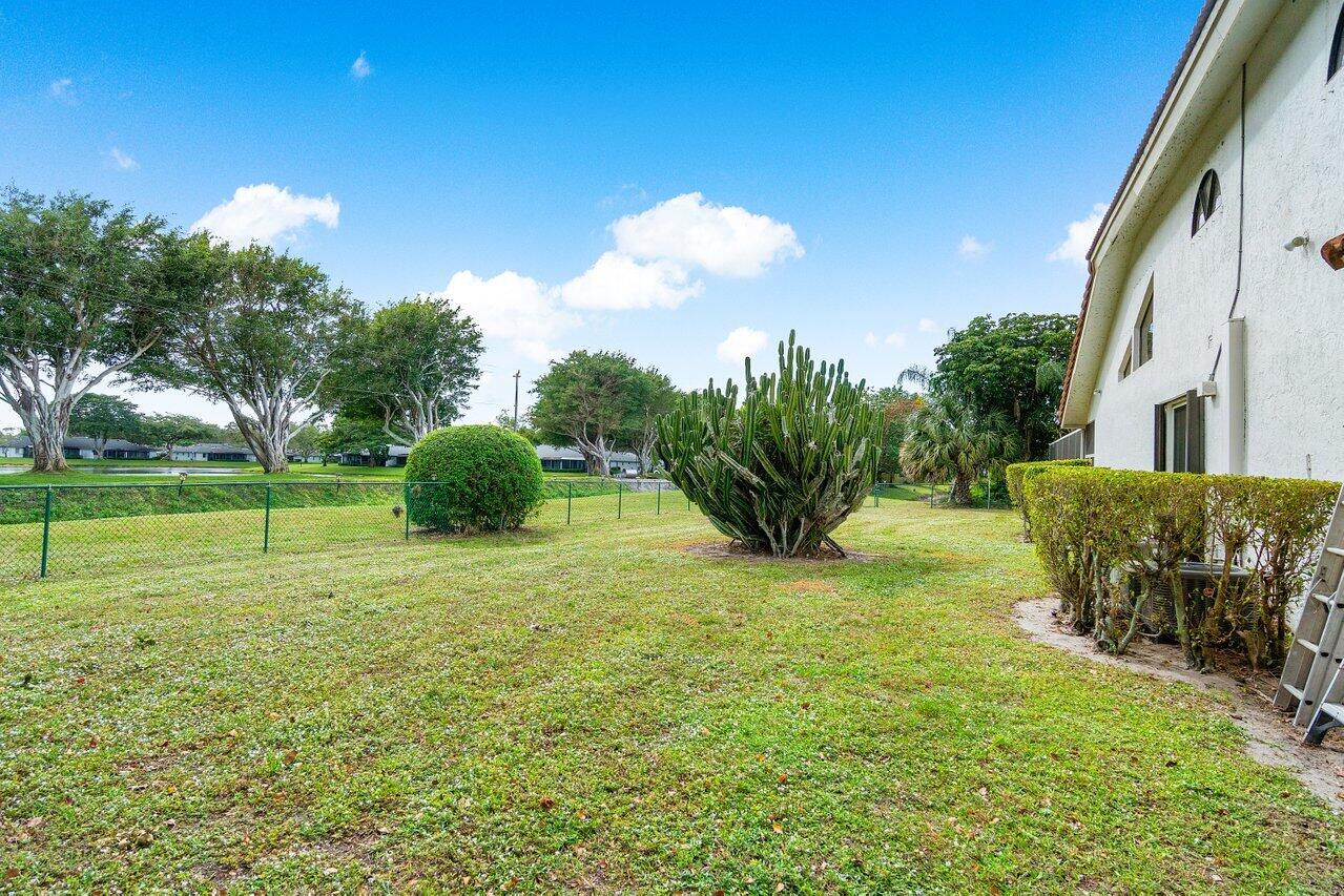 8700 Vía Reale Boca Raton, FL 33496 - Photo 53 of 70 Yard