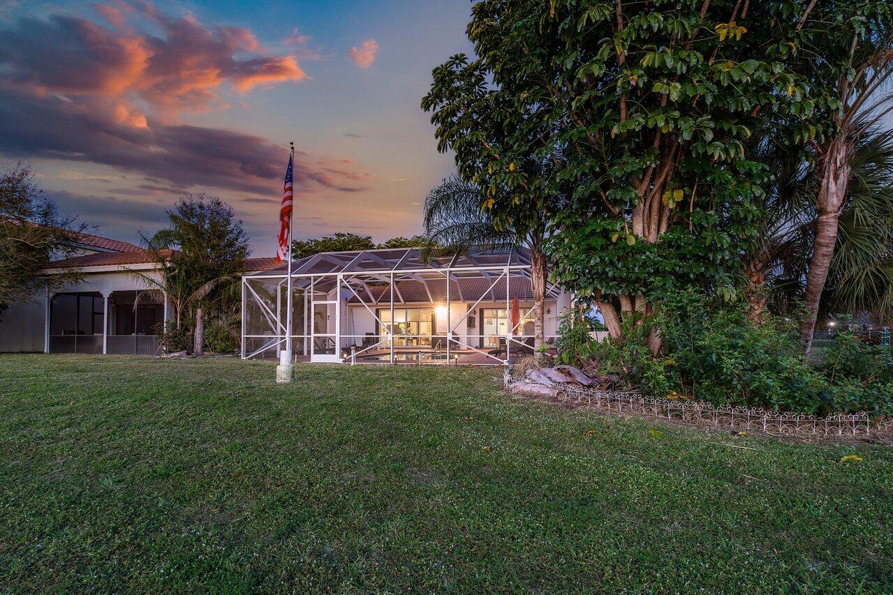 8700 Vía Reale Boca Raton, FL 33496 - Photo 70 of 70 Backyard