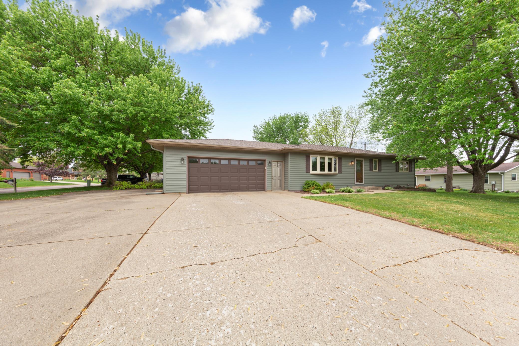 1724 Prairie Avenue Southwest Faribault, MN 55021 - Photo 4 of 34