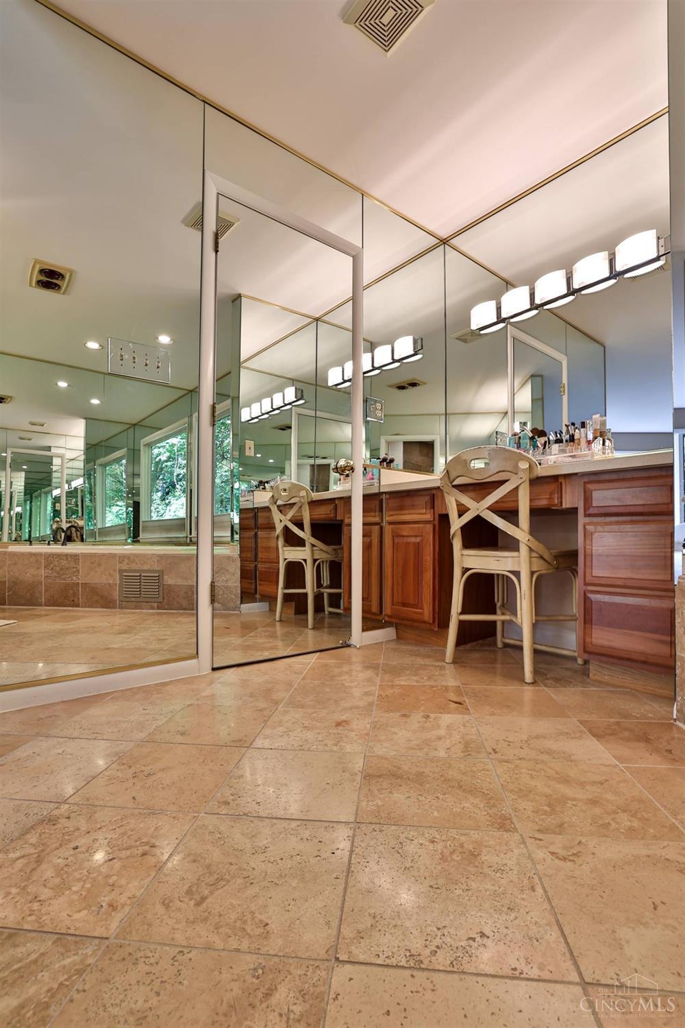 7605 Demar Road Cincinnati, OH 45243 - Photo 22 of 71 Gallery Image 22