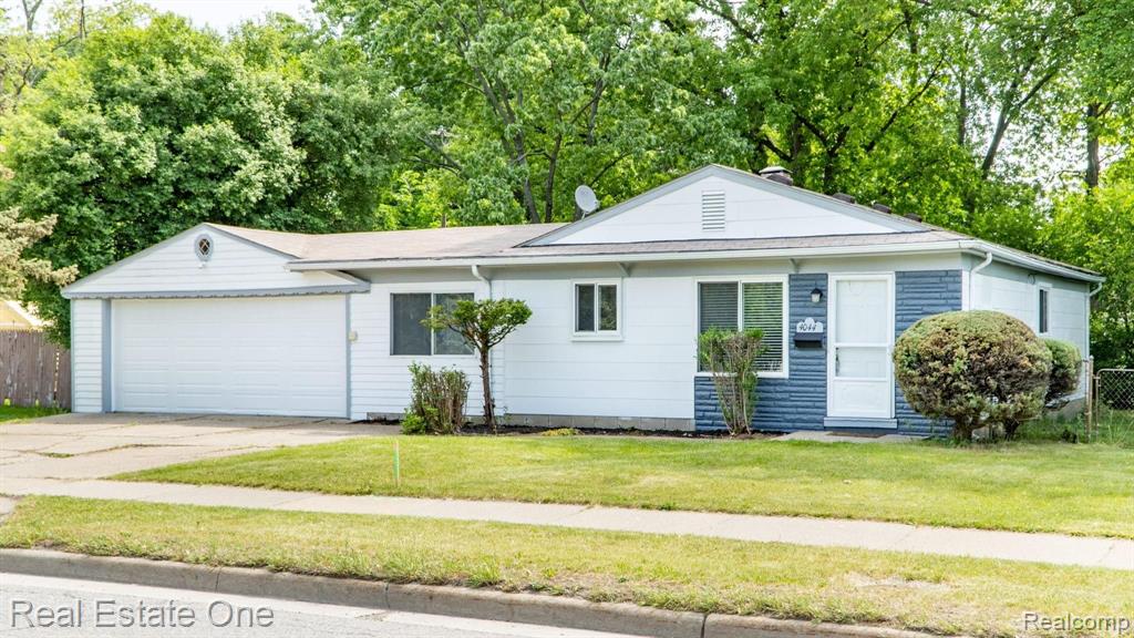 4044 Greenfield Road Berkley, MI 48072 - Photo 1 of 21