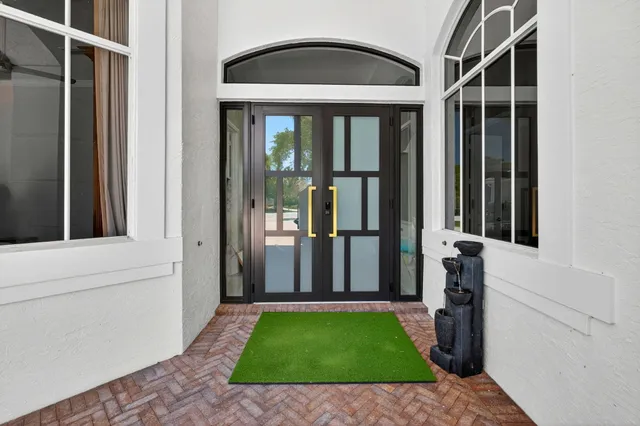 $1,150,000 | 6778 Oakmont Way, West Palm Beach, FL 33412