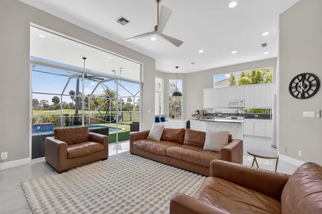 $1,150,000 | 6778 Oakmont Way, West Palm Beach, FL 33412