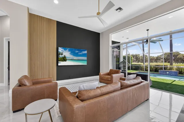 $1,150,000 | 6778 Oakmont Way, West Palm Beach, FL 33412