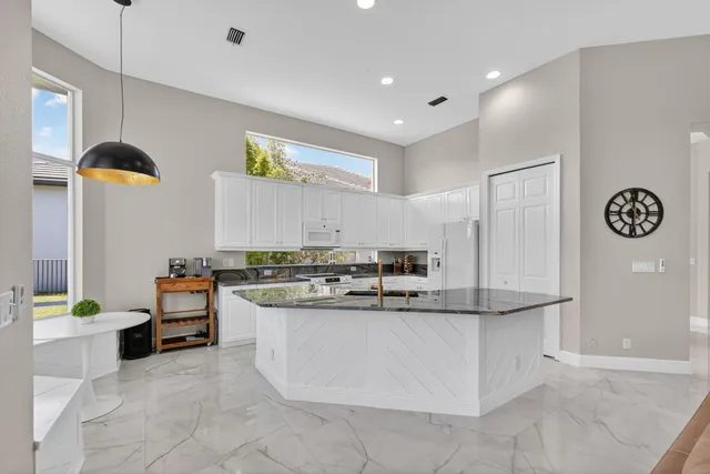 $1,150,000 | 6778 Oakmont Way, West Palm Beach, FL 33412