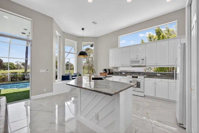 $1,150,000 | 6778 Oakmont Way, West Palm Beach, FL 33412