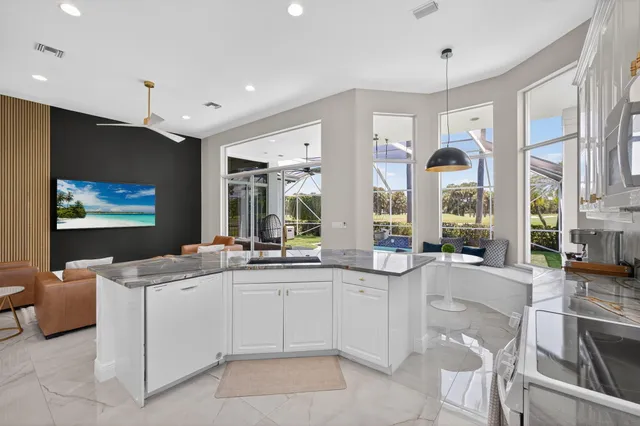 $1,150,000 | 6778 Oakmont Way, West Palm Beach, FL 33412