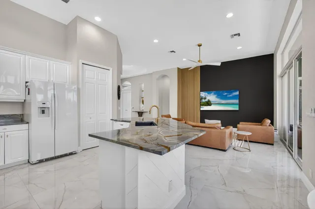 $1,150,000 | 6778 Oakmont Way, West Palm Beach, FL 33412