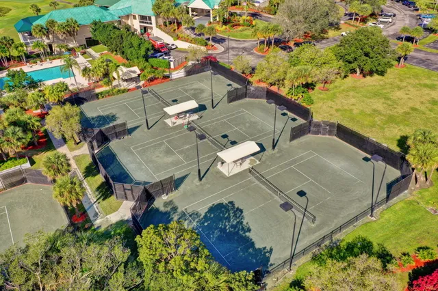 $1,150,000 | 6778 Oakmont Way, West Palm Beach, FL 33412