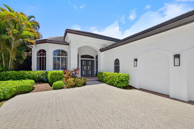 $1,150,000 | 6778 Oakmont Way, West Palm Beach, FL 33412