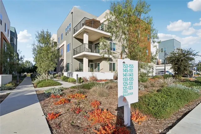 $1,200,000 | 129 Baluster, Irvine, CA 92618