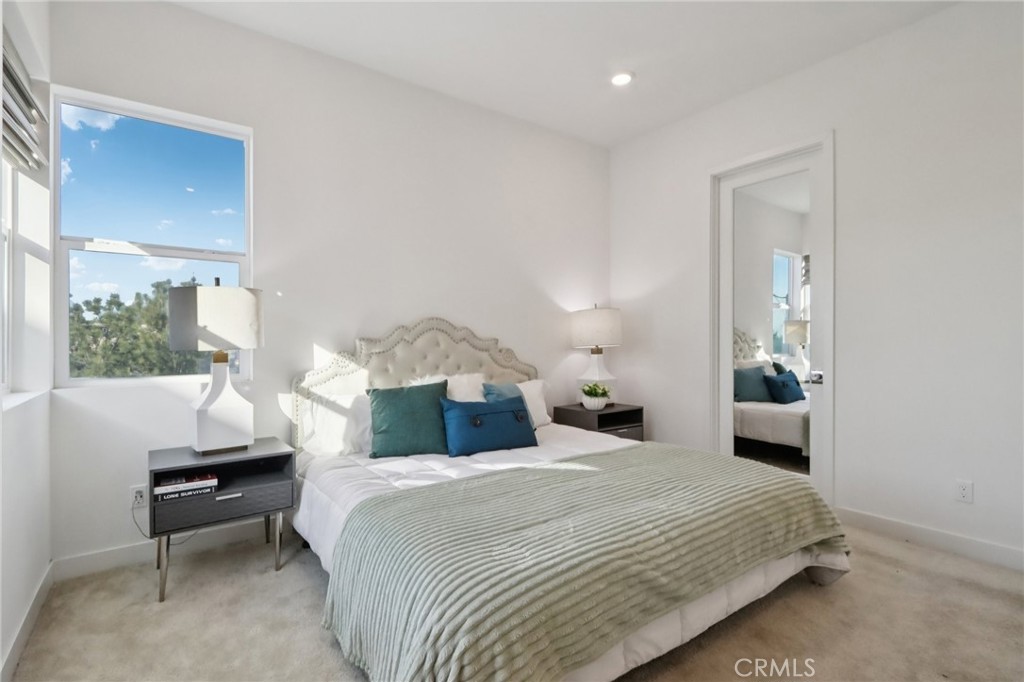 129 Baluster Irvine, CA 92618 - Photo 11 of 26 Primary Suite 2