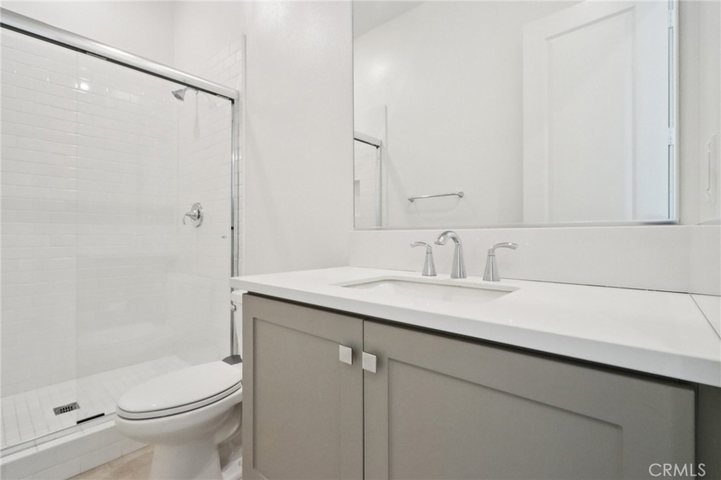 129 Baluster Irvine, CA 92618 - Photo 19 of 26 Bathroom 2