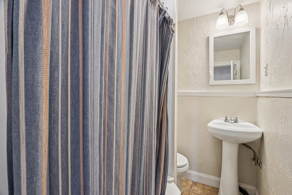 113 West Main Street Dudley, MA 01571 - Photo 18 of 42