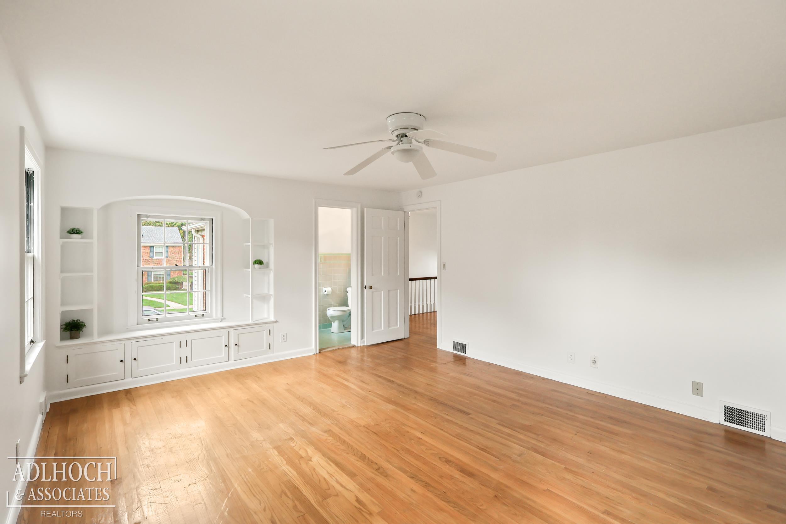 1336 Audubon Road Grosse Pointe, MI 48230 - Photo 18 of 39 Primary Bedroom Suite