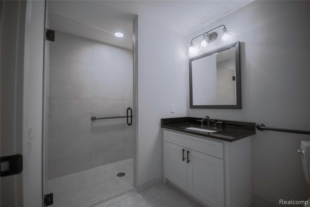 112 Walnut Boulevard, Unit 203 Rochester, MI 48307 - Photo 3 of 21