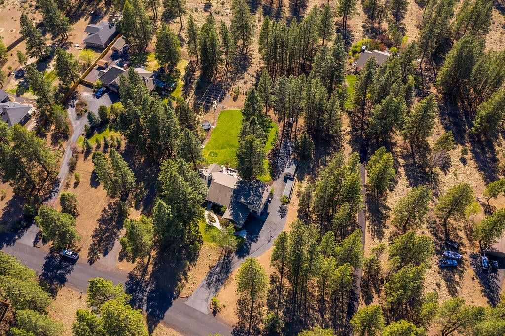 60093 West Ridgeview Drive Bend, OR 97702 - Photo 48 of 52 47