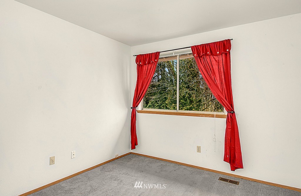 2134 Southeast 8th Place Renton, WA 98057 - Photo 12 of 18 Gallery Image 12