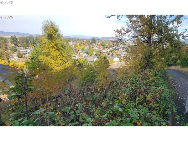 $129,900 | 1 Queens Avenue, Creswell, OR 97426