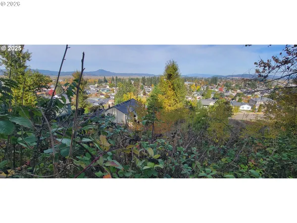 $129,900 | 1 Queens Avenue, Creswell, OR 97426