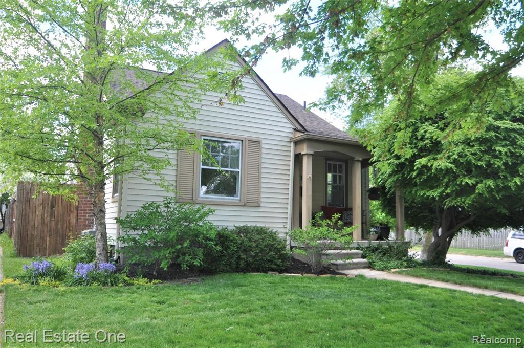 1891 Stanford Road Berkley, MI 48072 - Photo 3 of 39