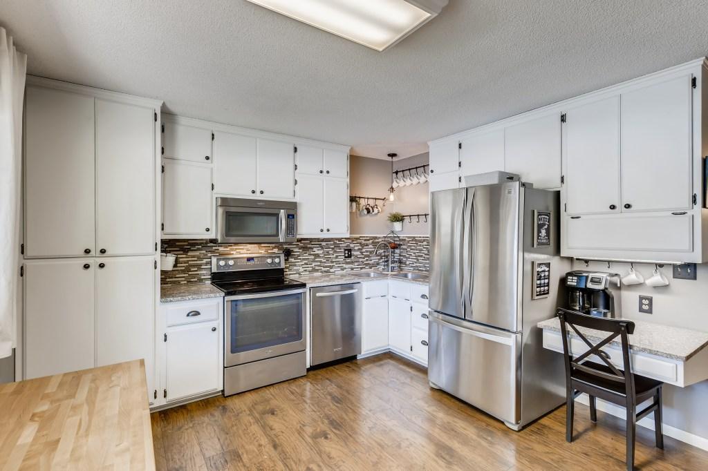 7835 Ranchview Lane North Maple Grove, MN 55311 - Photo 7 of 25 Gallery Image 7