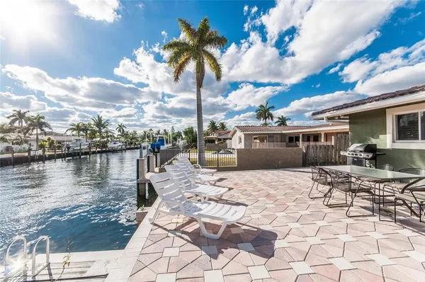 $1,999,995 | 2732 Northeast 10th Street, Pompano Beach, FL 33062