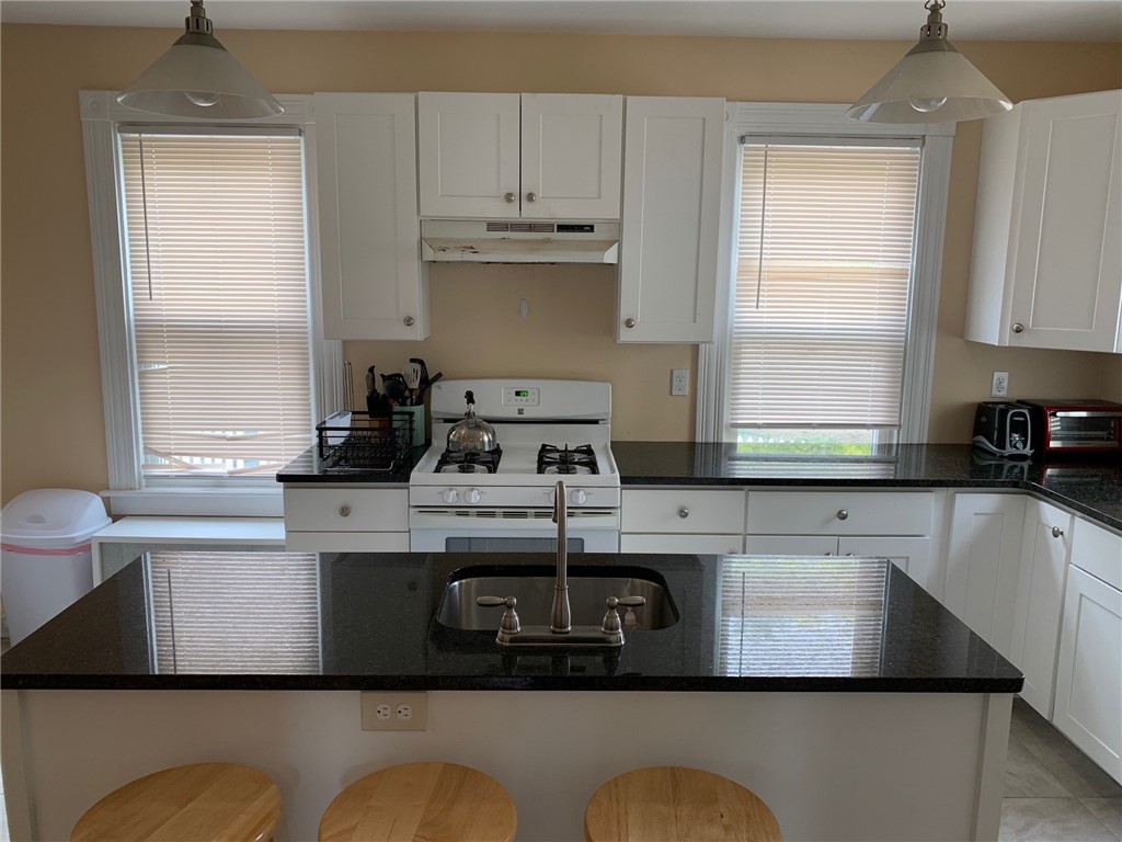 501 Spring Street, Unit 1 Newport, RI 02840 - Photo 8 of 15 Gallery Image 8