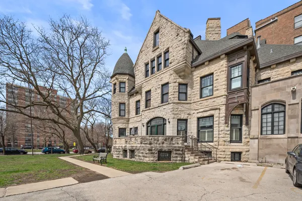$3,850 | 4545 South Drexel Boulevard, Unit 1B, Chicago, IL 60653