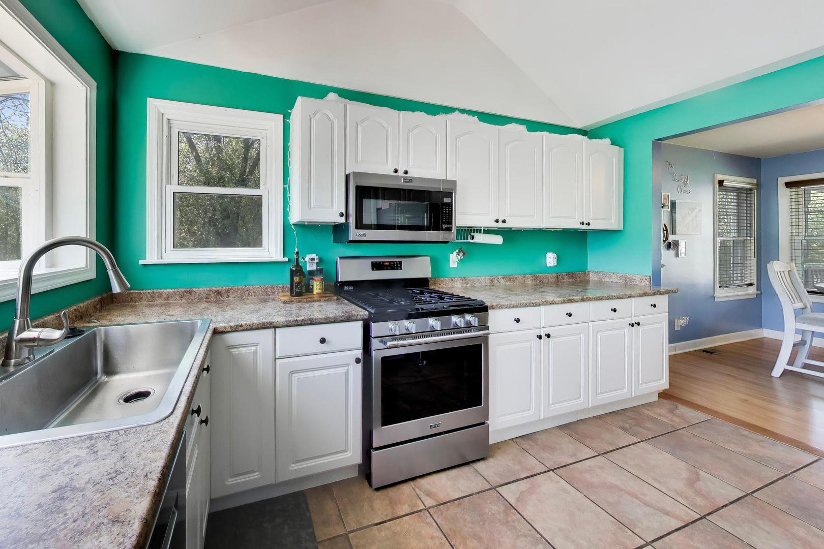 2911 Birch Road Homewood, IL 60430 - Photo 9 of 37