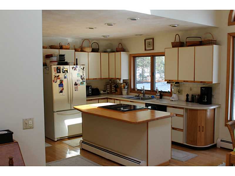 215 New Road Exeter, RI 02822 - Photo 7 of 23 Kitchen.