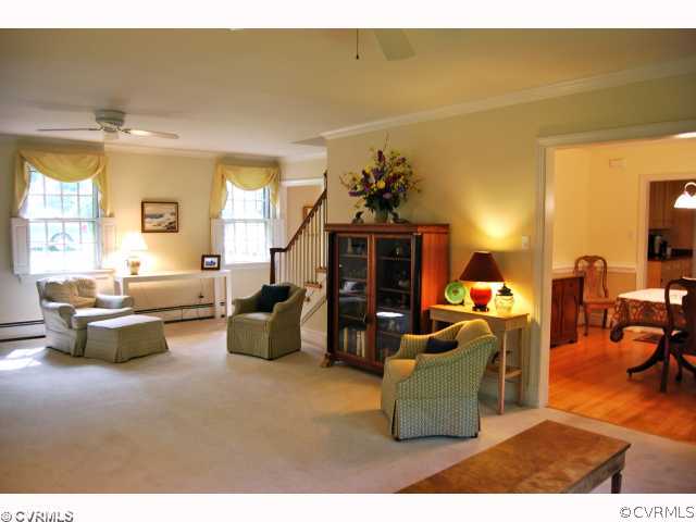 4332 Knob Road Richmond, VA 23235 - Photo 3 of 12 Living Room - Formal Living rooms opens into the D