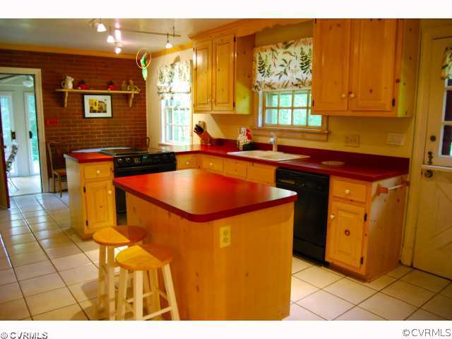 4332 Knob Road Richmond, VA 23235 - Photo 5 of 12 Kitchen - Eat-in kitchen with ceramic tile floors.