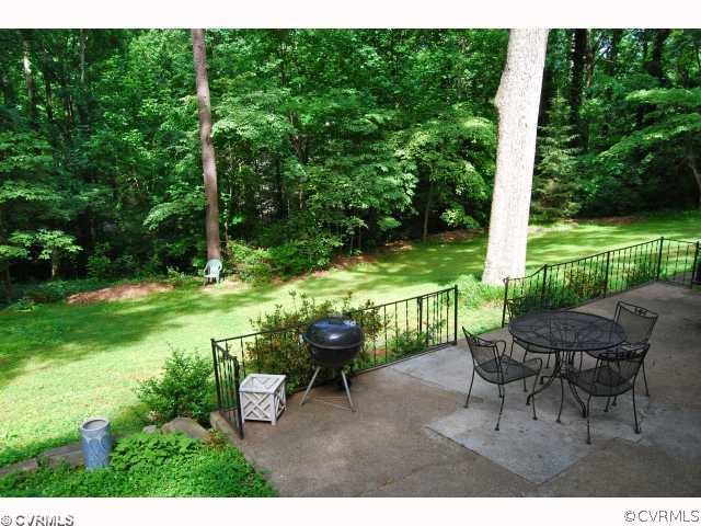 4332 Knob Road Richmond, VA 23235 - Photo 7 of 12 Yard/Garden - A full 1 acre lot just a block from