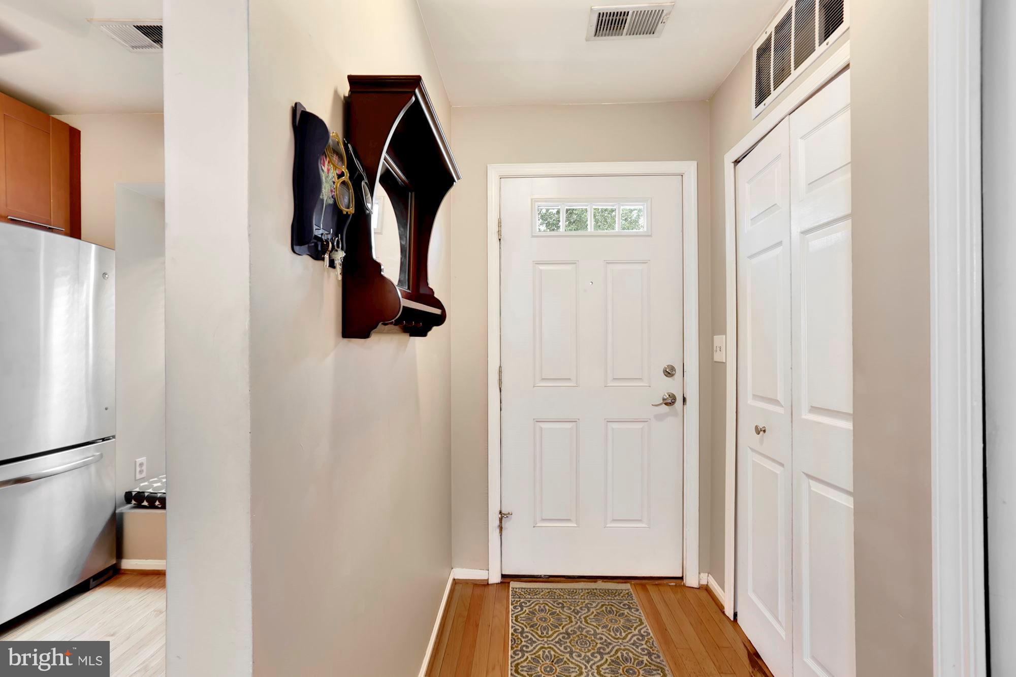 3862 9th Road South Arlington, VA 22204 - Photo 7 of 34 Gallery Image 7