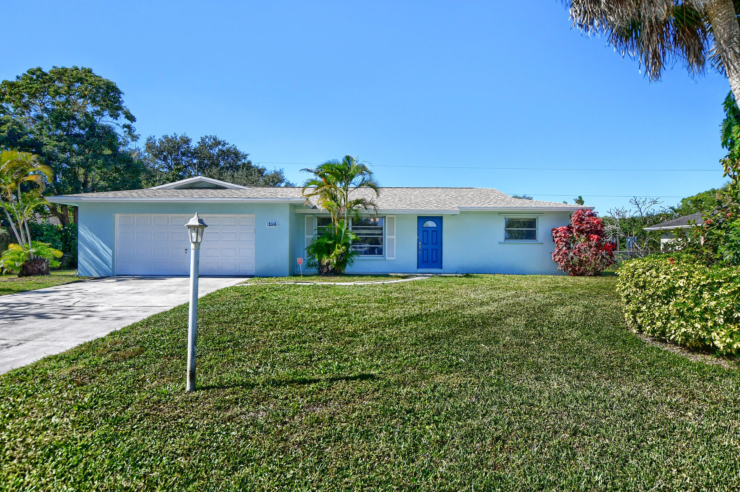 194 Akron Road Lake Worth, FL 33467 - Photo 2 of 40 Front Yard