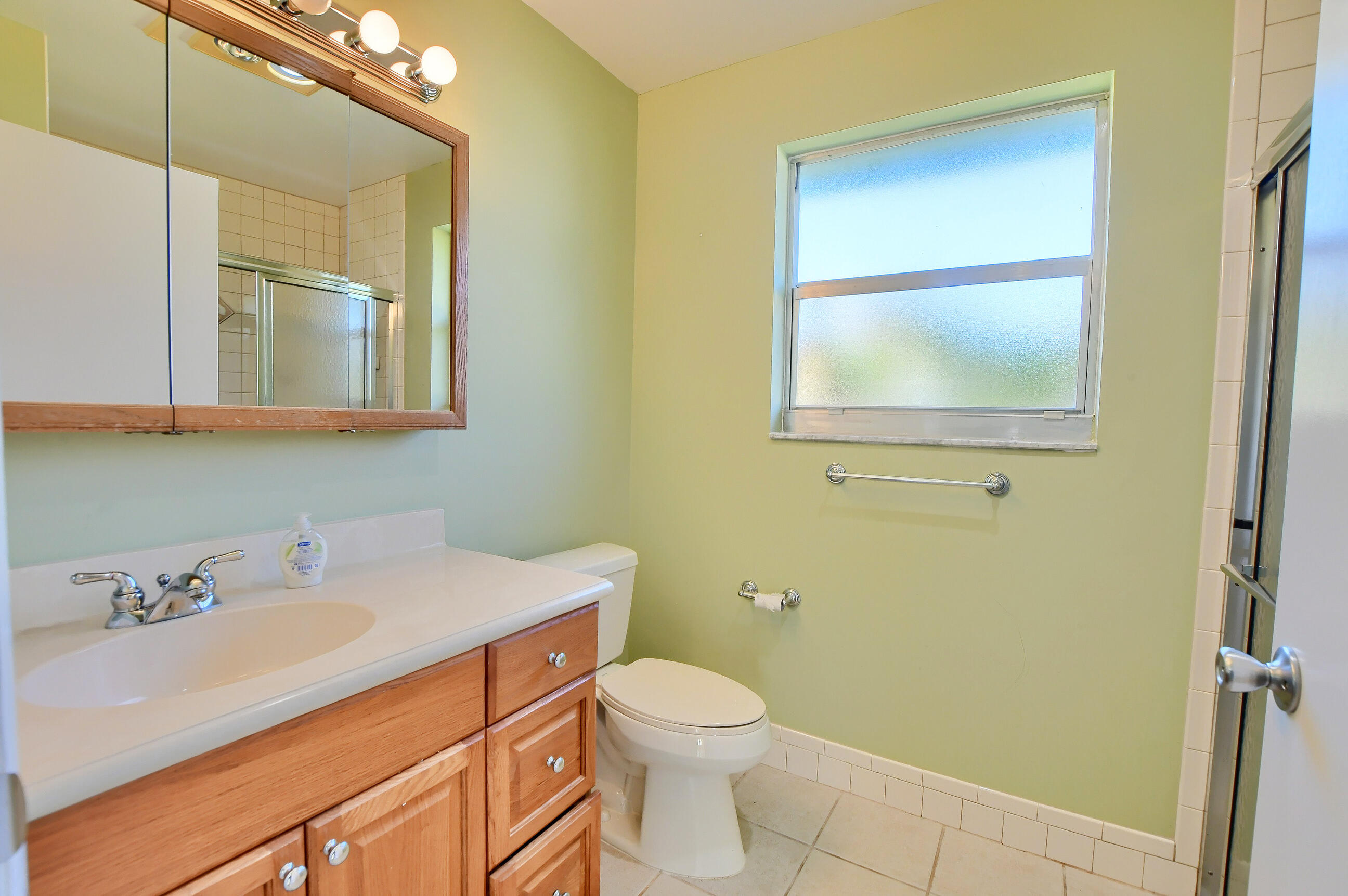 194 Akron Road Lake Worth, FL 33467 - Photo 30 of 40 45_ebf_1490-hdr(5)