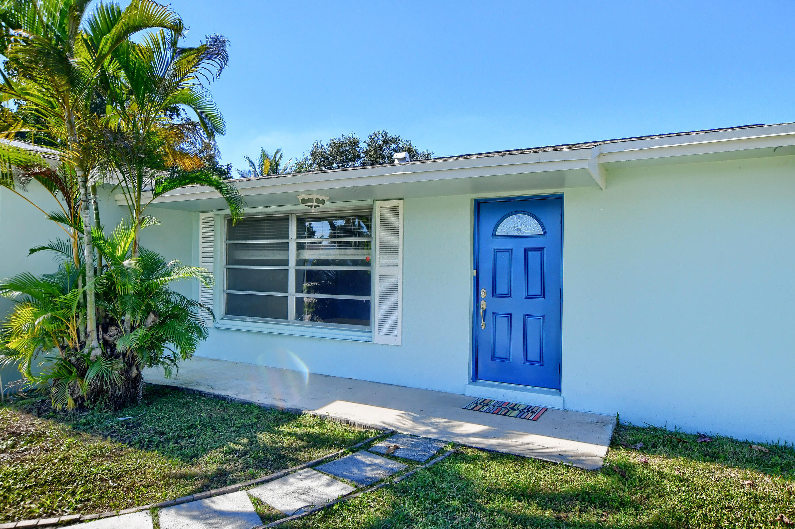 194 Akron Road Lake Worth, FL 33467 - Photo 3 of 40 Entry
