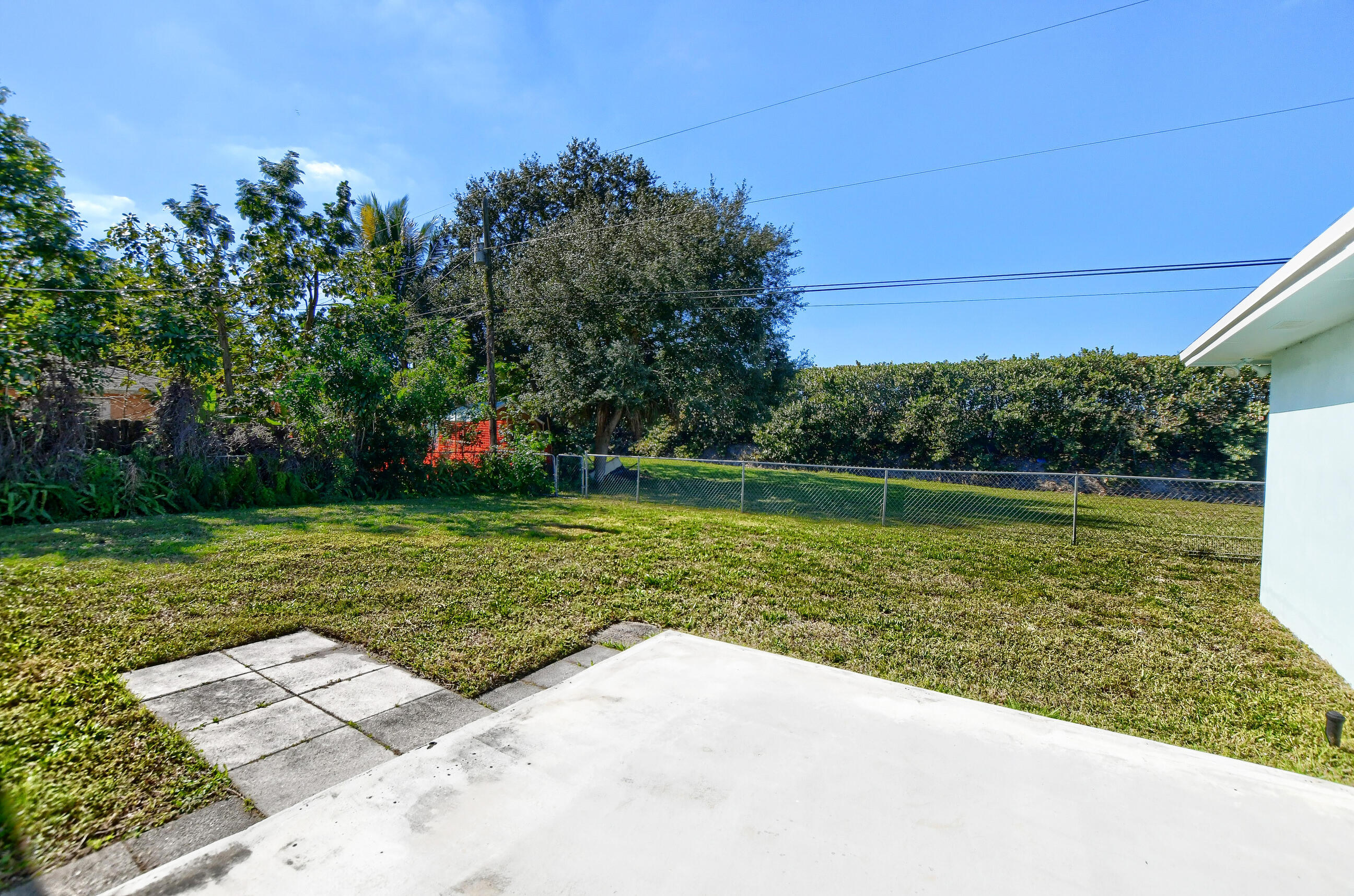 194 Akron Road Lake Worth, FL 33467 - Photo 32 of 40 Backyard