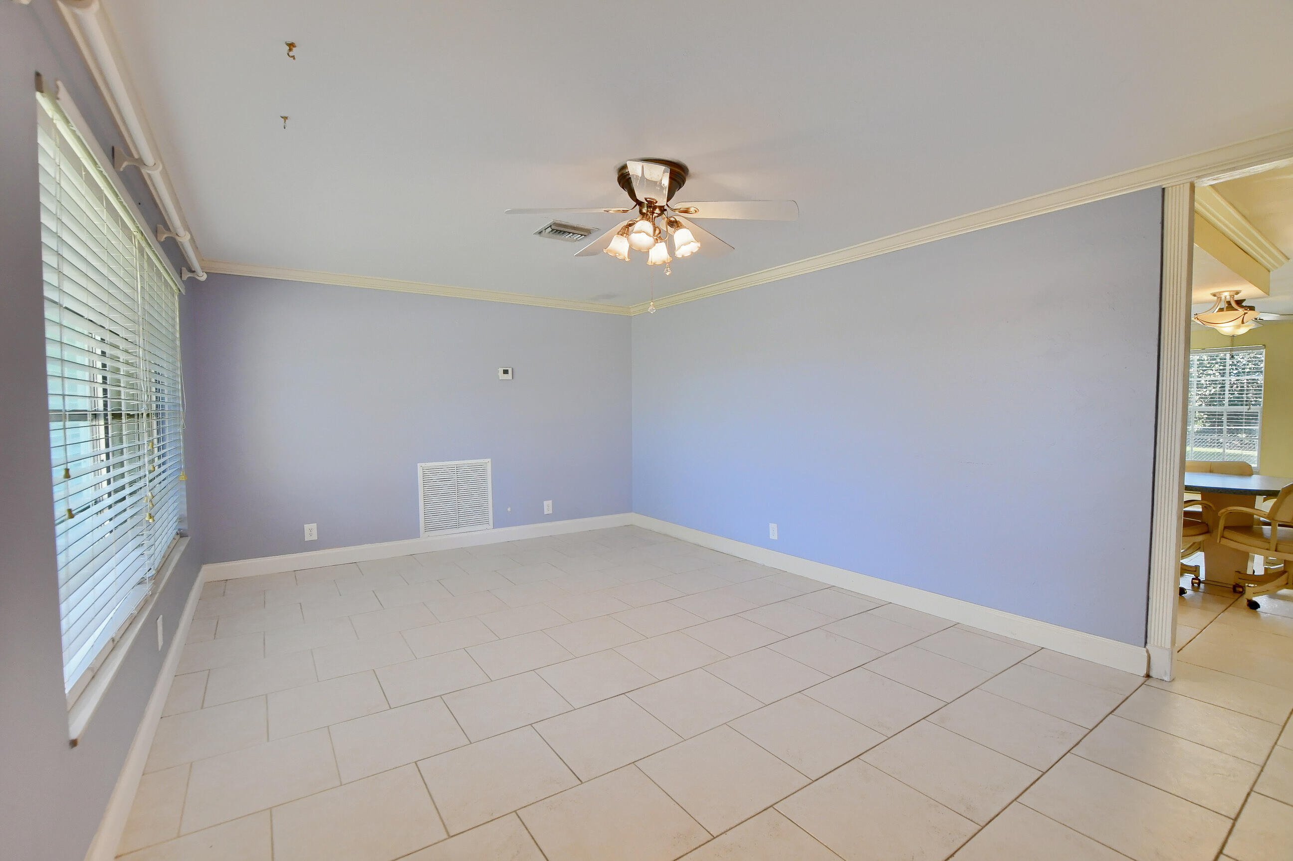 194 Akron Road Lake Worth, FL 33467 - Photo 4 of 40 Living Room