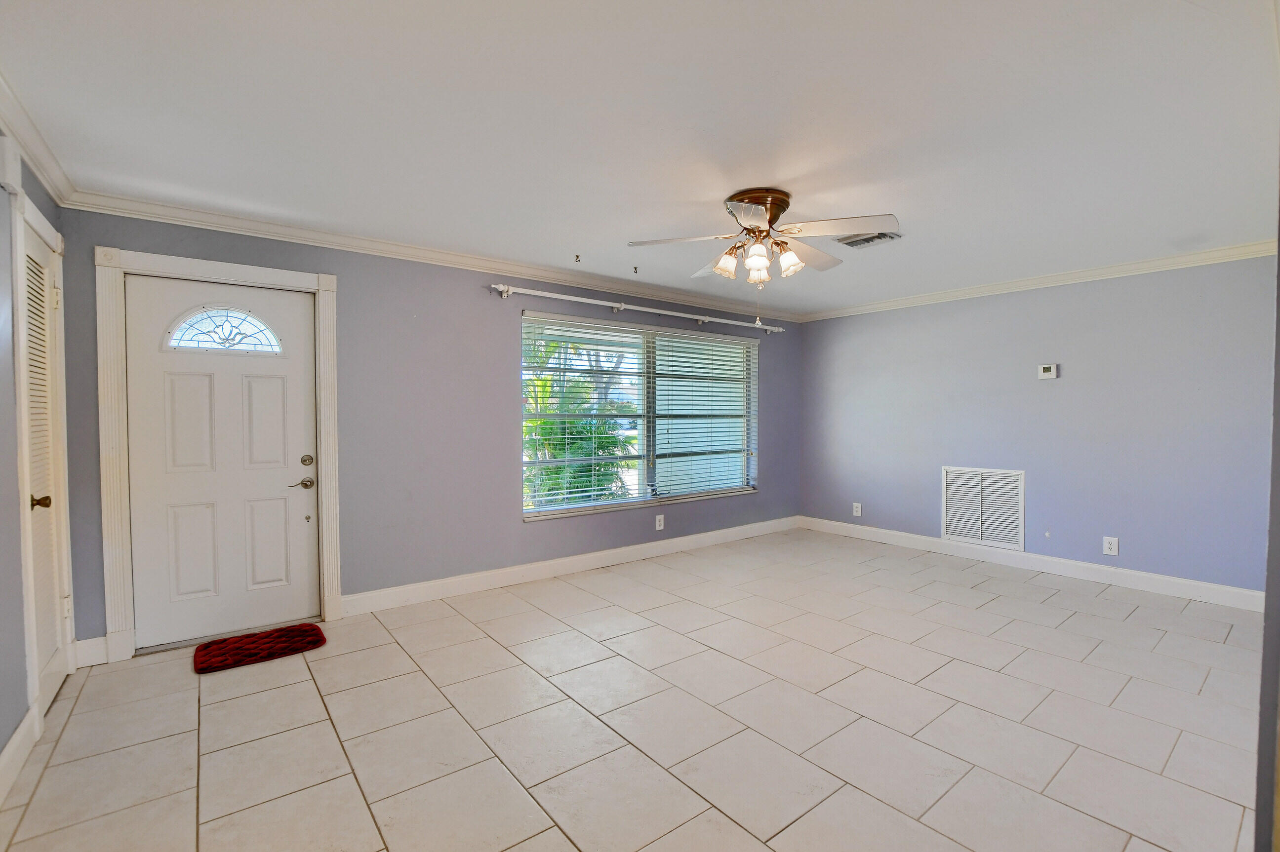 194 Akron Road Lake Worth, FL 33467 - Photo 6 of 40 Living Room
