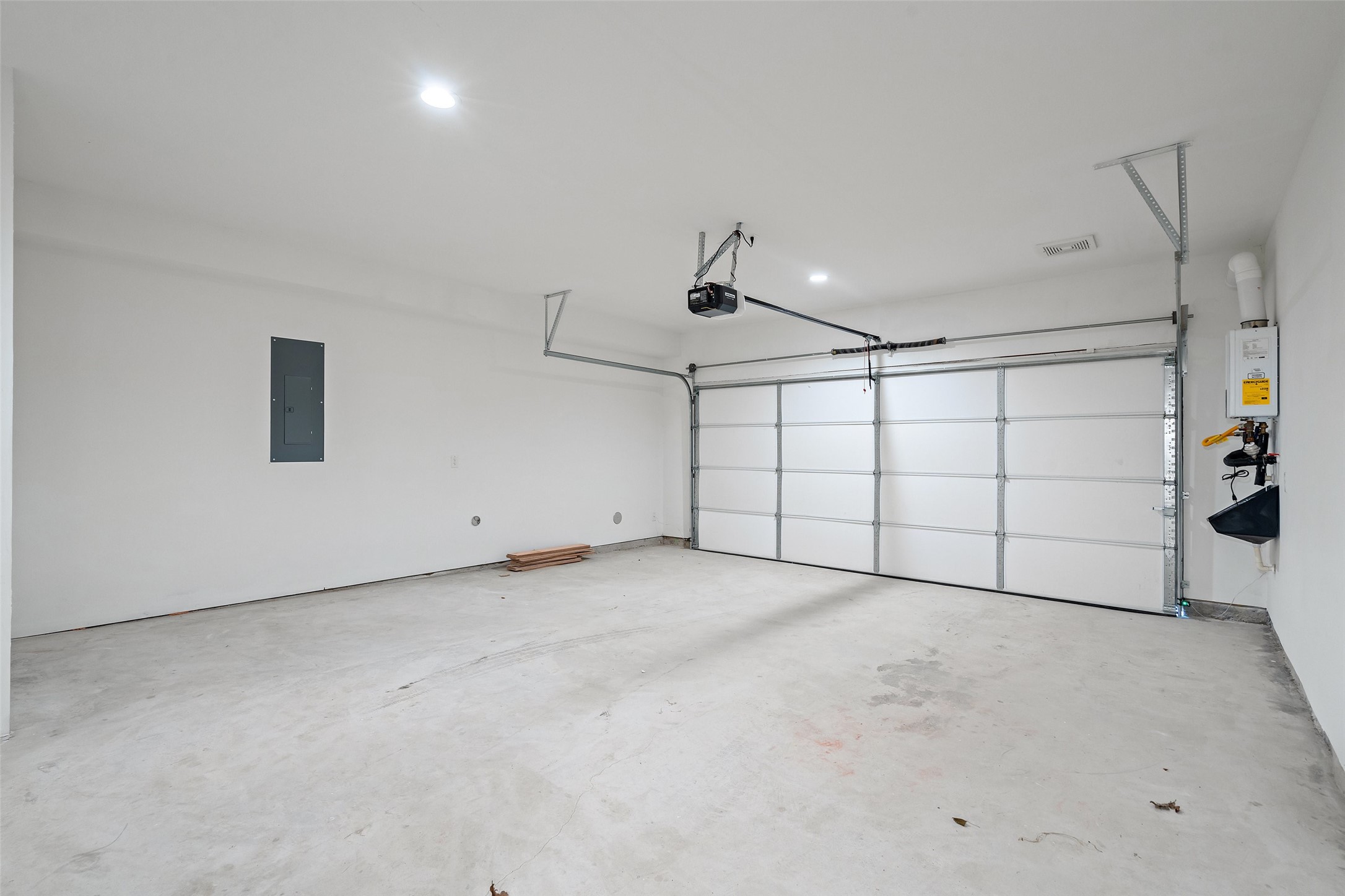 2805 McCurdy Street, Unit 6 Austin, TX 78723 - Photo 31 of 38 a view of a garage