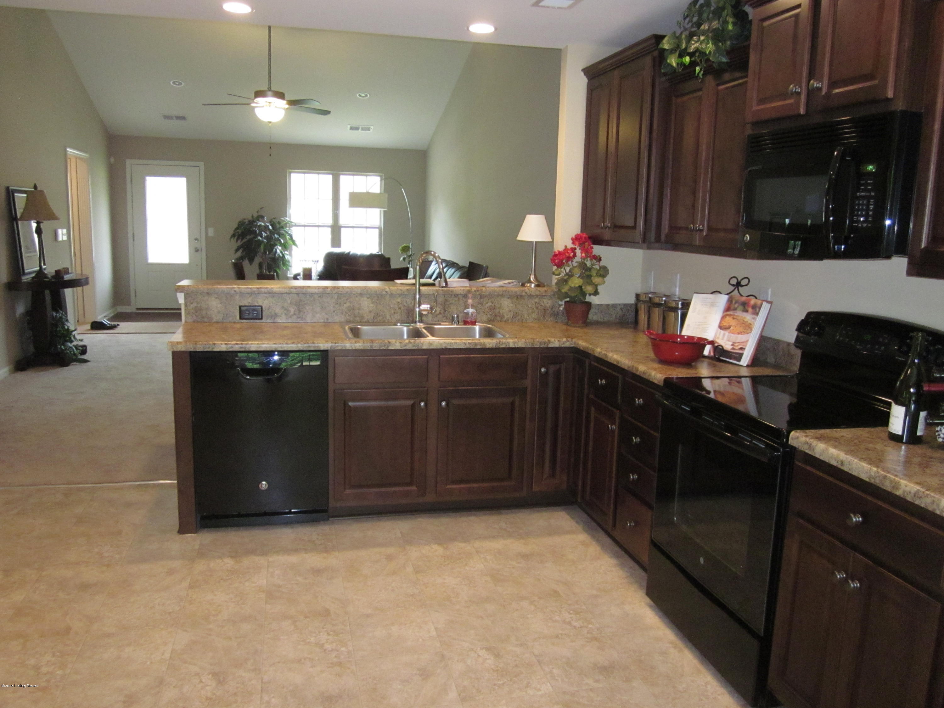 6521 Renate Road Louisville, KY 40291 - Photo 6 of 11 2015-05-27 13.43.33