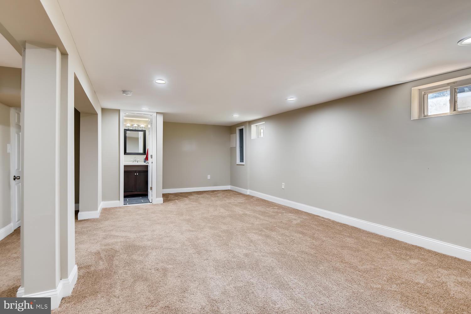 4026 Ridgecroft Road Baltimore, MD 21206 - Photo 24 of 33