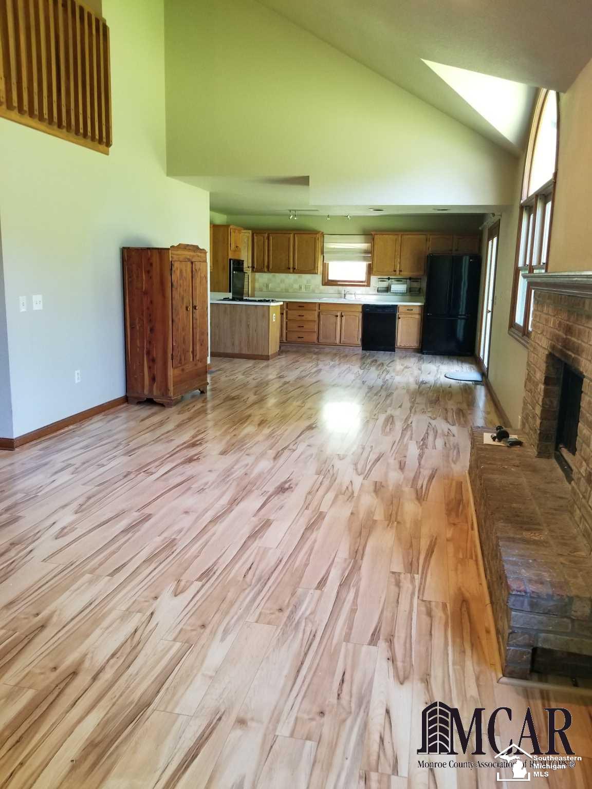 9115 Oakridge Road Temperance, MI 48182 - Photo 5 of 14