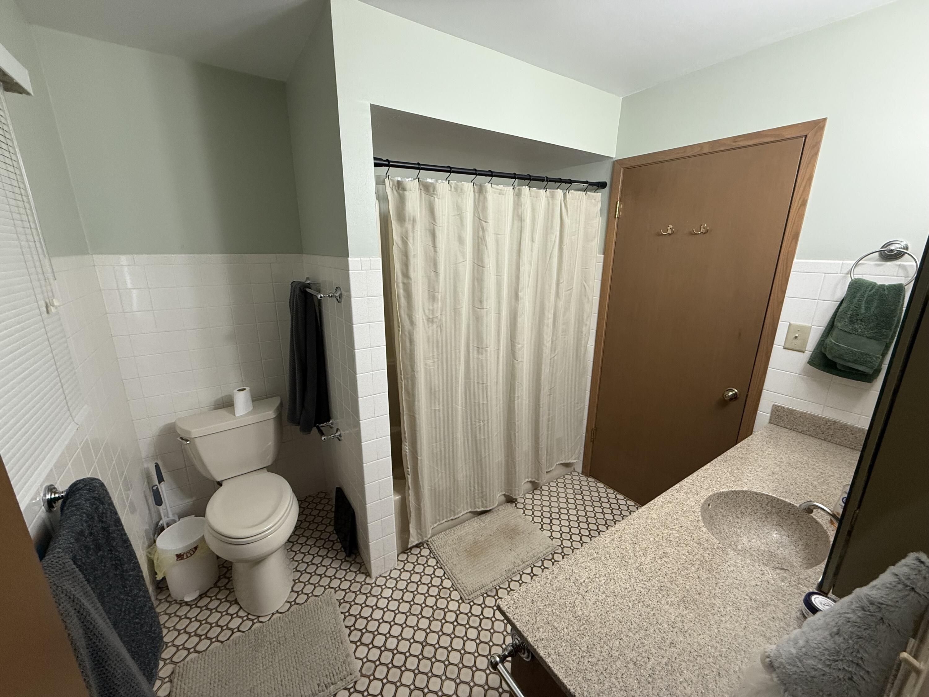 565 Amy Belle Road Richfield, WI 53017 - Photo 12 of 22 Master bath