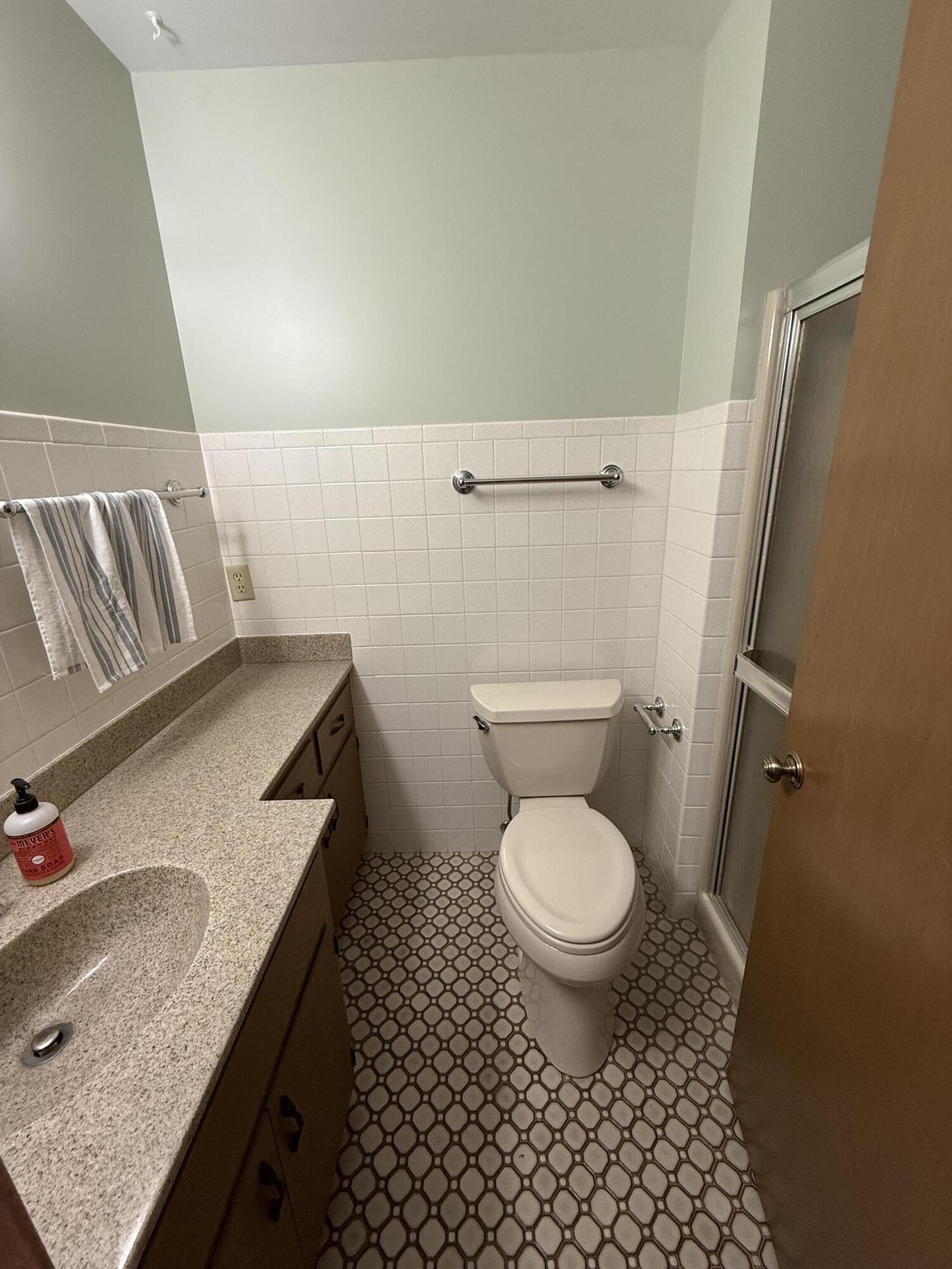 565 Amy Belle Road Richfield, WI 53017 - Photo 15 of 22 Bath 2 full