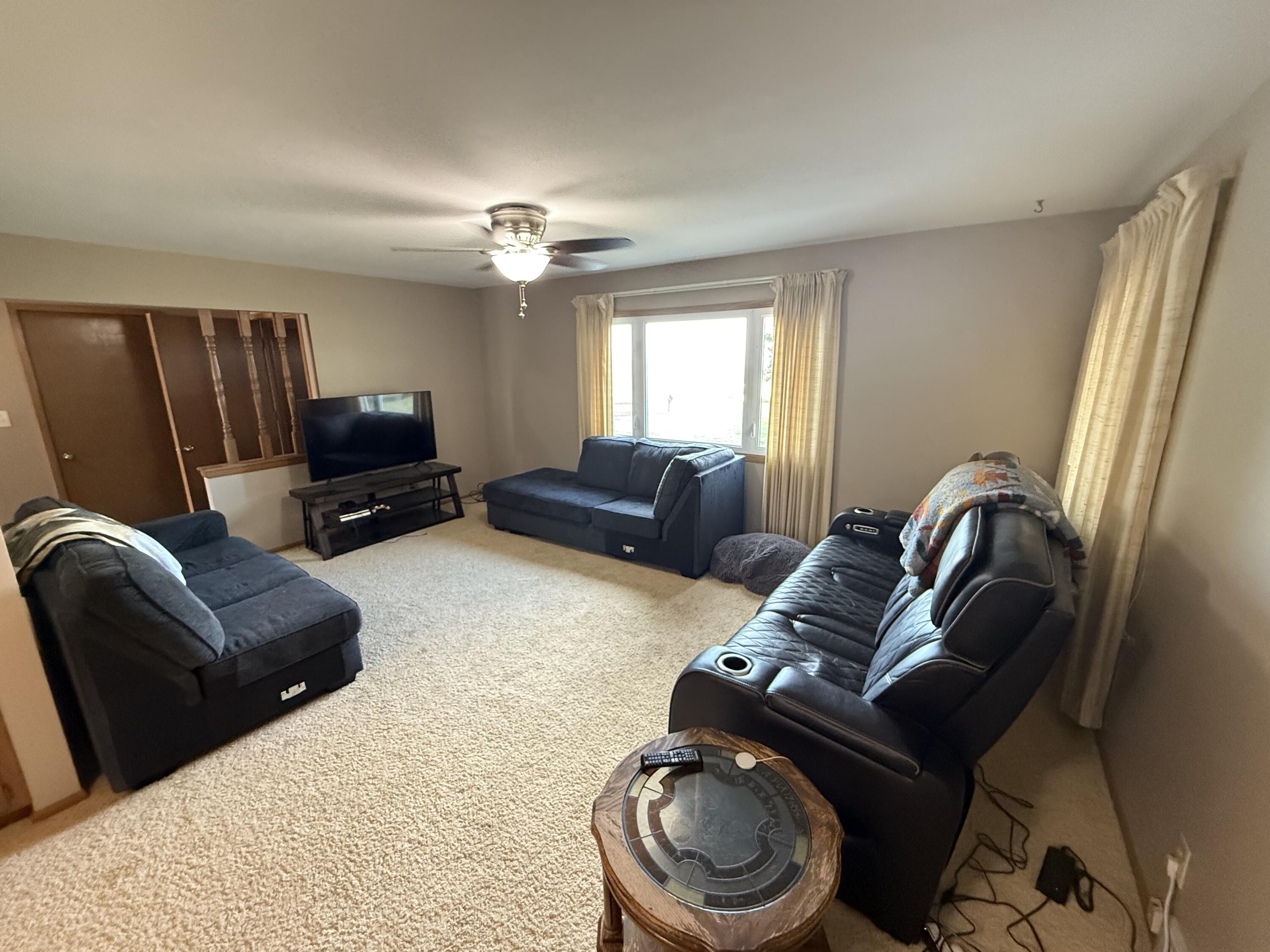 565 Amy Belle Road Richfield, WI 53017 - Photo 8 of 22 Living Room