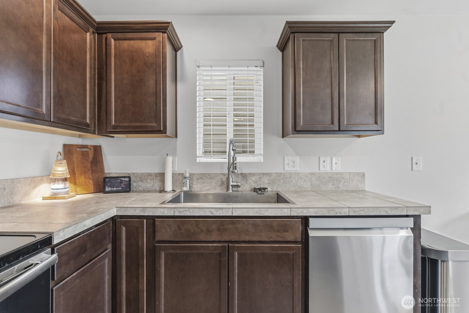 2428 Fiddleback Street Northeast Lacey, WA 98516 - Photo 10 of 29